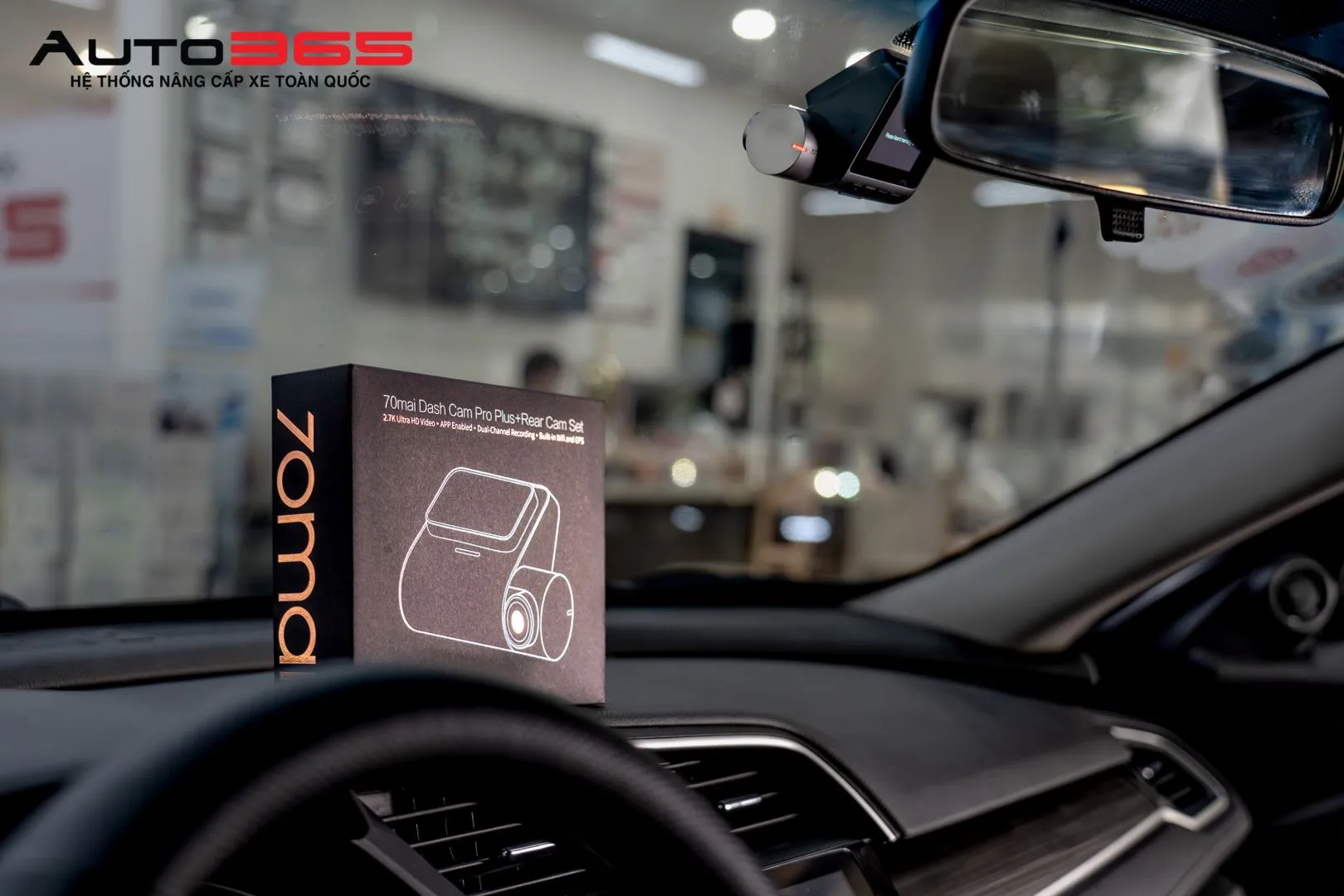 Cận cảnh 70mai A500S được lắp trên xe.