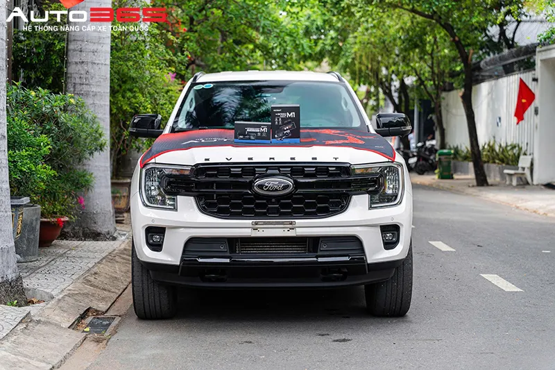 Ford Everest Sport 2024 lắp đặt camera hành trình Vietmap SpeedMap M1