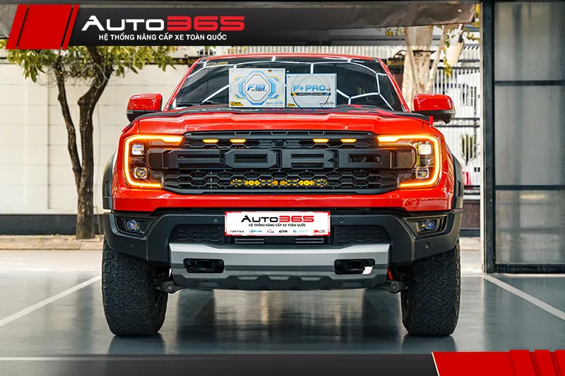 Ford Raptor 2025 2.0L Bi-Turbo tại Auto365.vn - Trụ Sở Chính trước hạng mục nâng cấp đèn