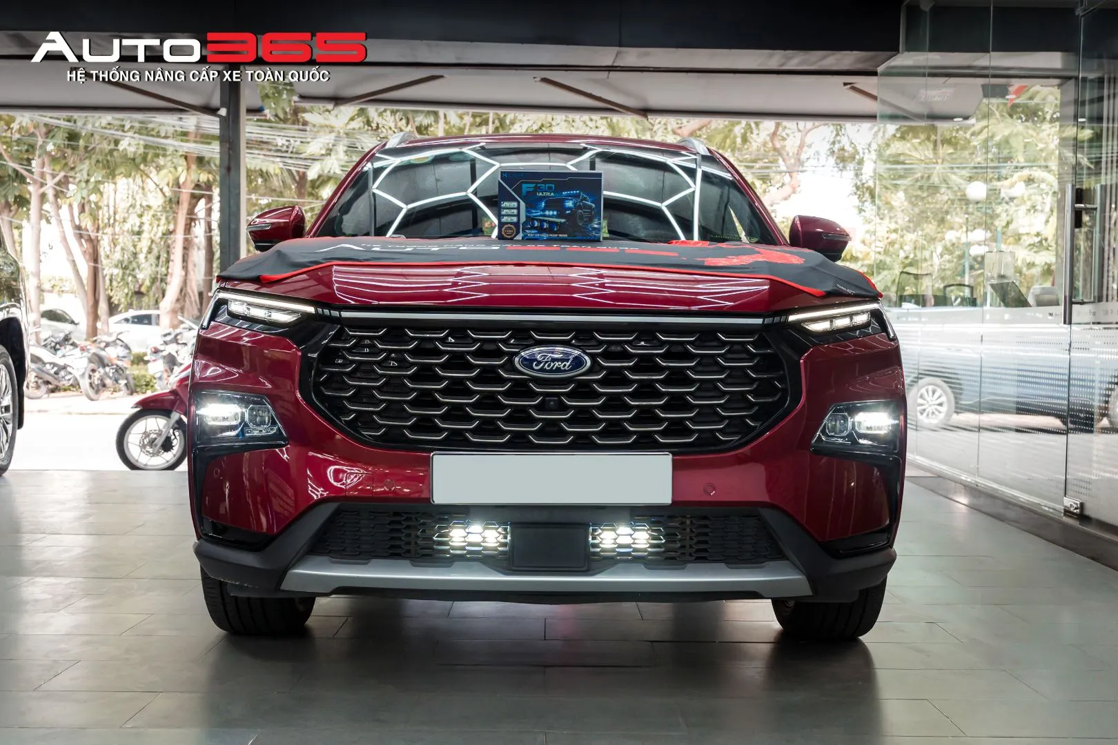 Hình 1. Ford Territory Titanium 2024 sau khi hoàn thiện hạng mục đèn gầm dạng rời tại Auto365.vn - Trụ Sở Chính.