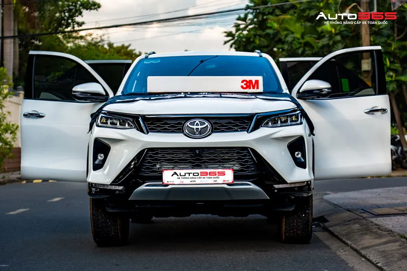 Ngoại thất Fortuner sau khi dán phim cách nhiệt 3M Crystalline CR BLK