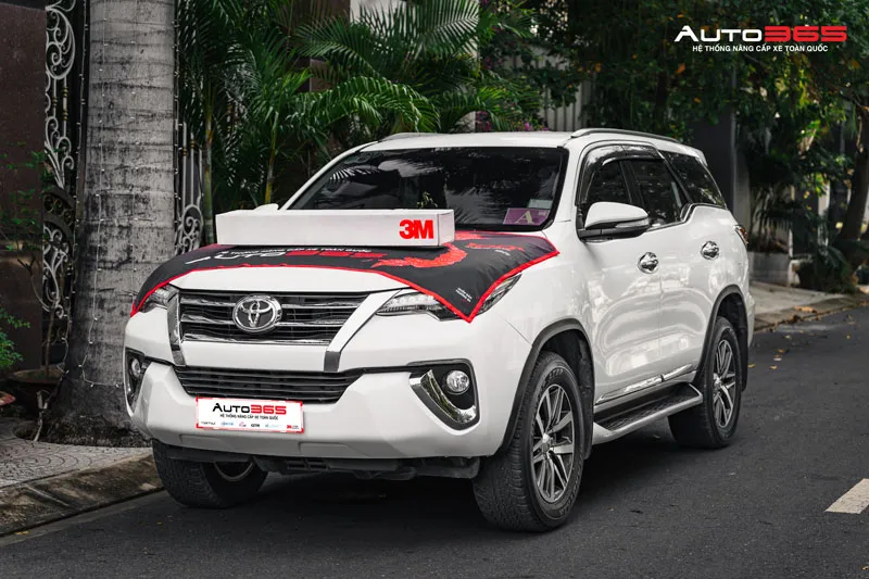 Toyota Fortuner hoàn thiện gói phim cách nhiệt 3M Crystalline Hybrid