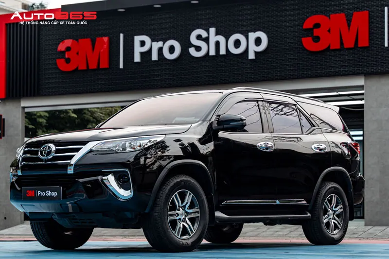 Toyota Fortuner hoàn thiện gói phim 3M Crystalline CR BLK Pro toàn xe