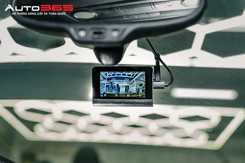 Camera được bố trí tại khu vực gương chiếu hậu của Audi TT Roadster
