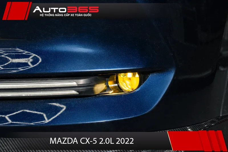 Cụm bi gầm sau nâng cấp tại vị trí đèn cũ trên Mazda CX-5 2022.