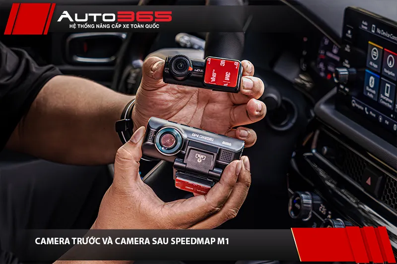 Hai camera trước và sau được cầm trên tay trong khoang lái Honda