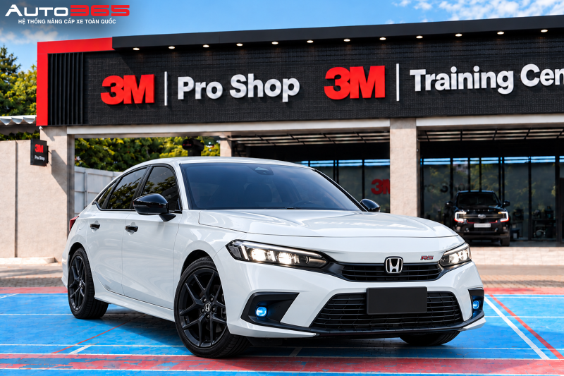 Hình 1. Honda Civic dán phim cách nhiệt 3M tại Auto365.vn - Trụ Sở Chính