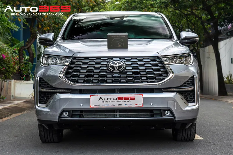 Hộp 70mai A500S chụp cùng Toyota Innova Cross 2.0V 2024