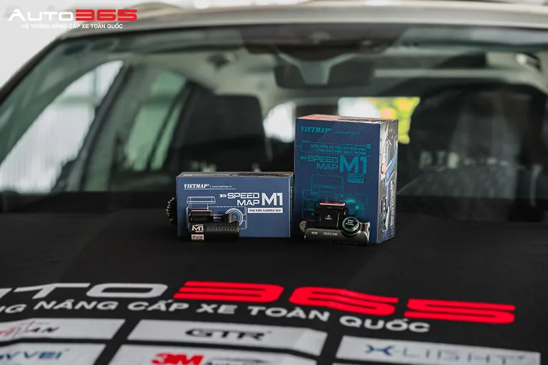 Bộ camera trước–sau Vietmap SpeedMap M1 chụp cùng chiếc Kodiaq.