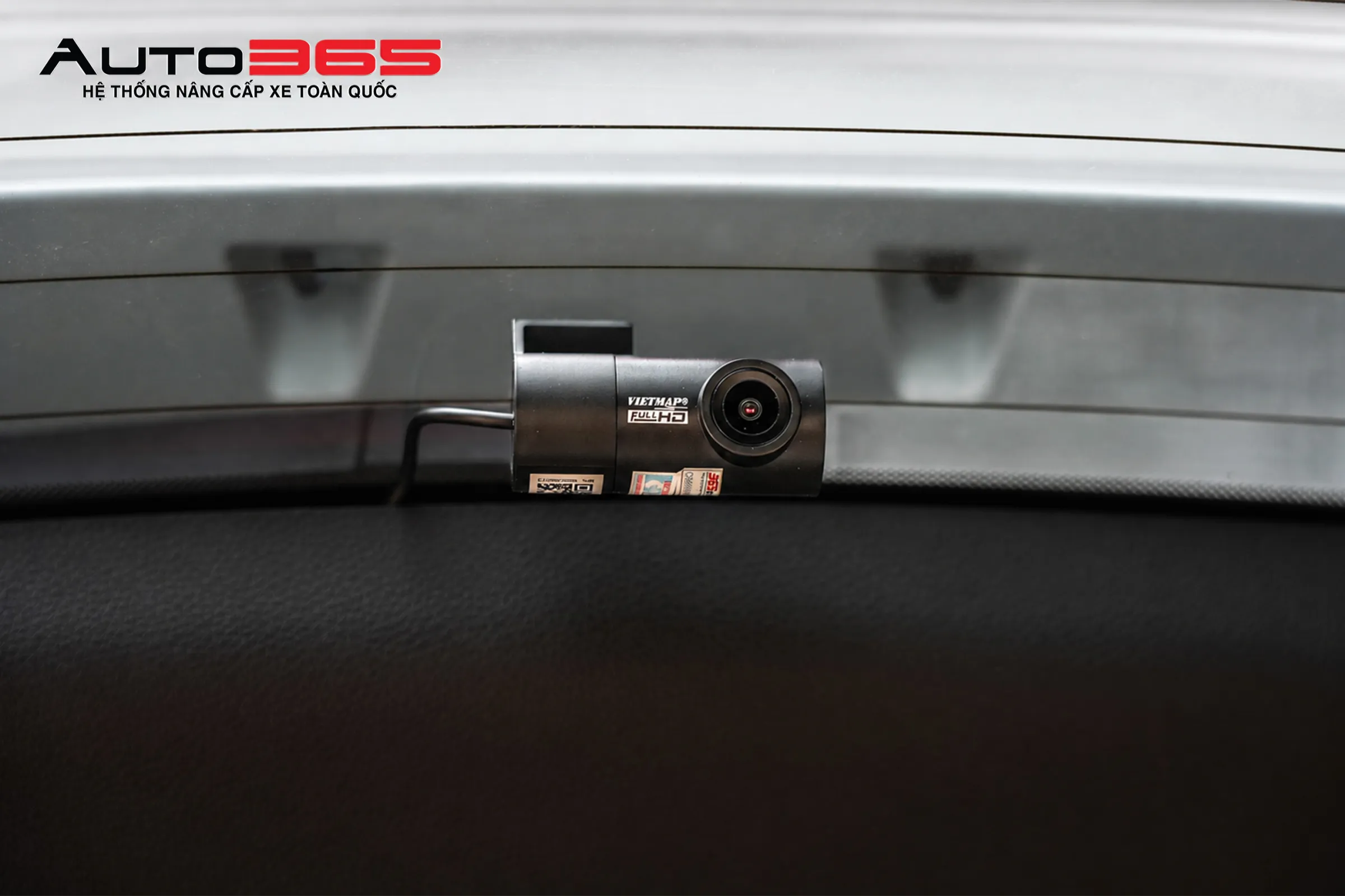 Camera sau trong cấu hình SpeedMap M2 trước–sau trên Hyundai Custin.