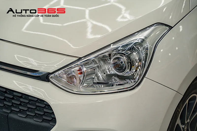 Cụm đèn chính Hyundai Grand i10 2020 sau khi lắp Titan Gold 3.0