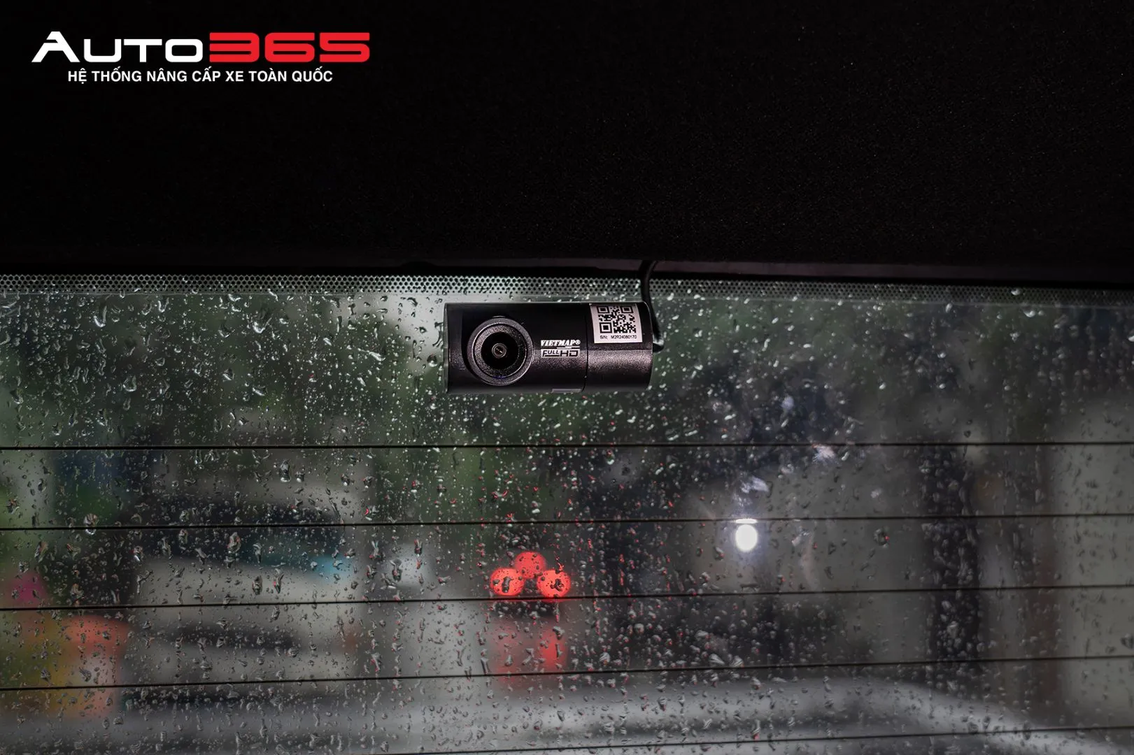 Cận cảnh camera sau trong cấu hình SpeedMap M2 trước–sau.