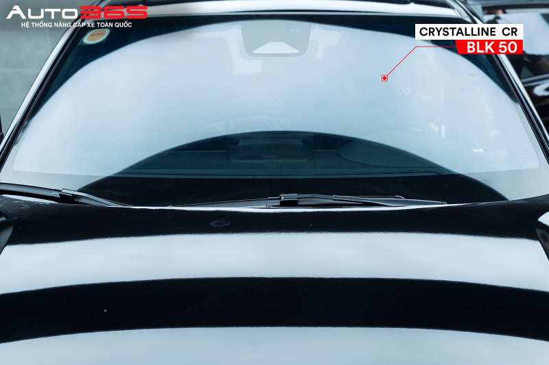 Kính lái Honda HR-V sau khi dán phim cách nhiệt 3M Crystalline CR BLK 50