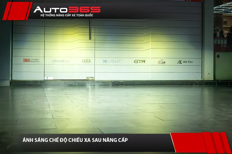 Vùng sáng Pha sau khi lắp bi LED X-Light V20 New 2025 cho Mercedes C300 AMG 2014