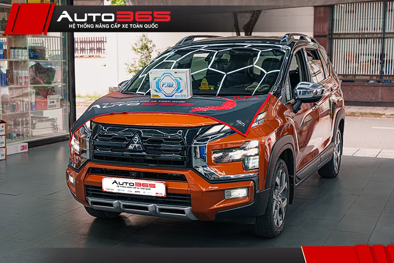 Mitsubishi Xpander Cross 2025 màu cam tại Auto365.