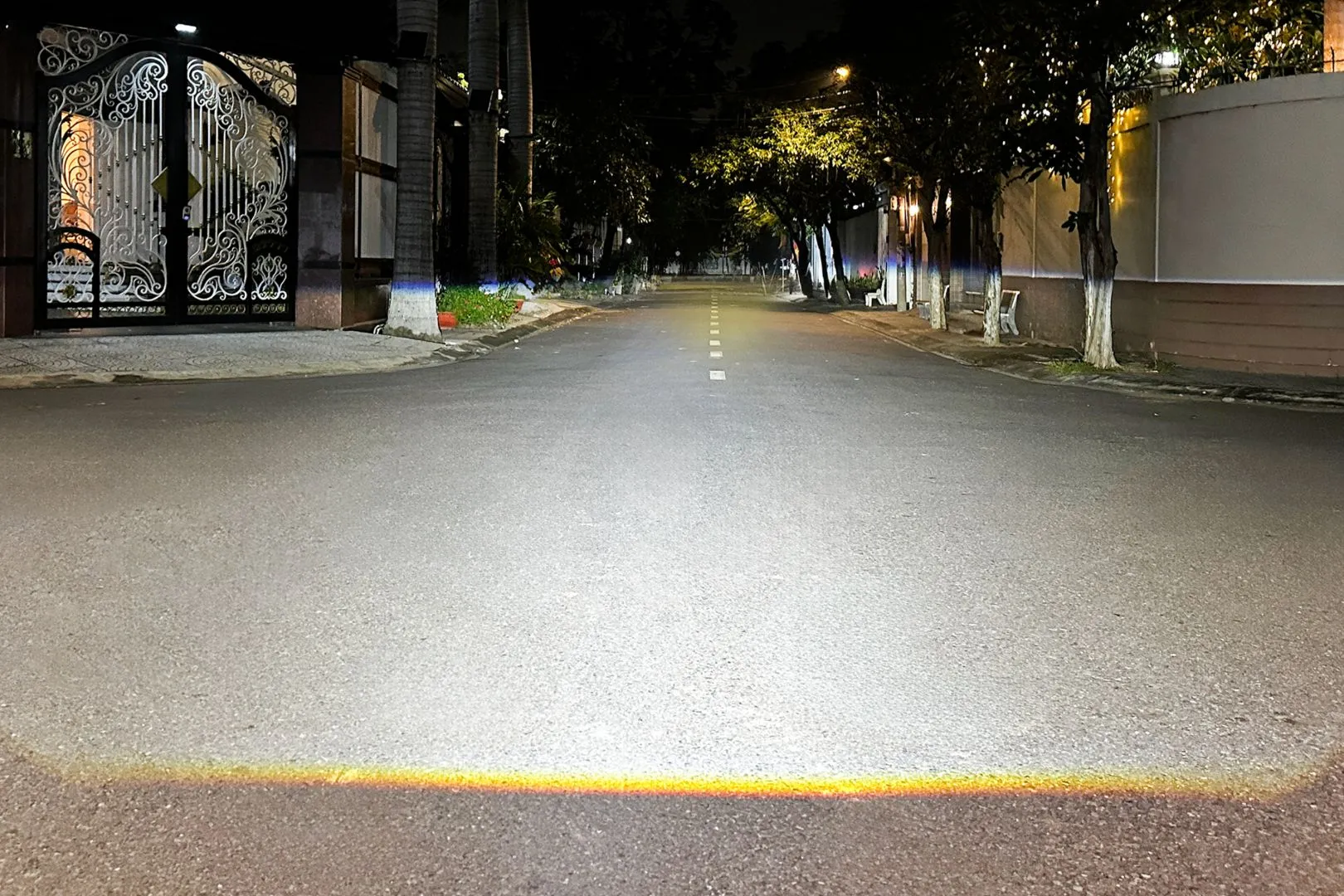 Vùng sáng Cos nhiệt màu 5500K của X-Light V20 Base 2025 sau khi căn chỉnh.