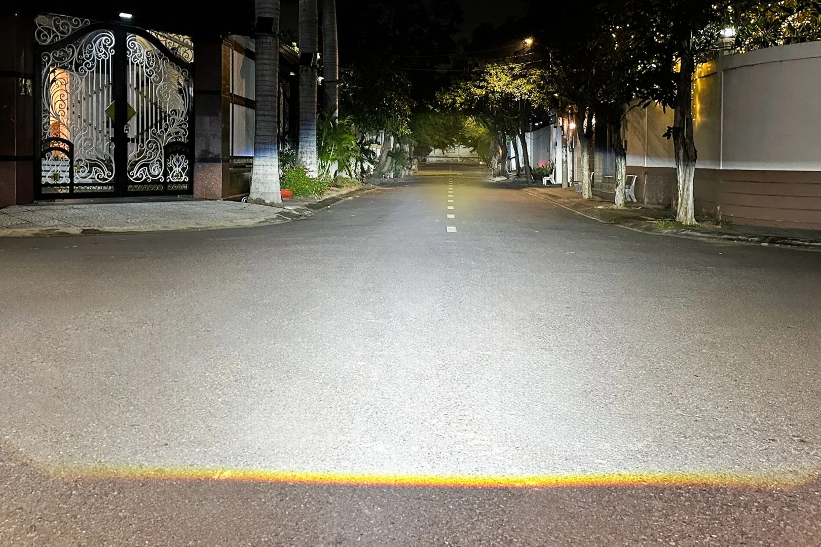 Vùng sáng Pha nhiệt màu 5500K của X-Light V20 Base 2025 sau khi căn chỉnh.