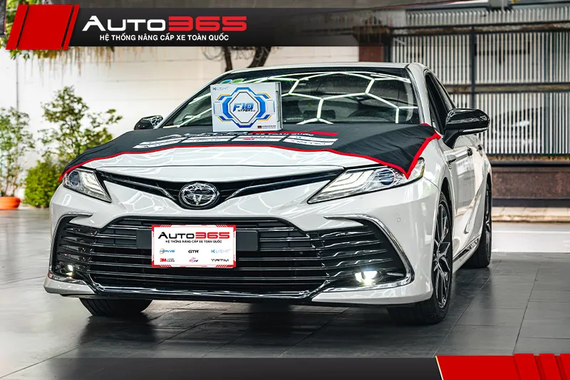 Toyota Camry 2024 2.5HV lắp bi gầm X-Light F10 Hyper 2.0 tại Auto365.vn