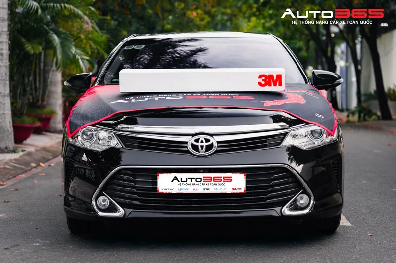 Toyota Camry trong hình ảnh giới thiệu phim cách nhiệt 3M