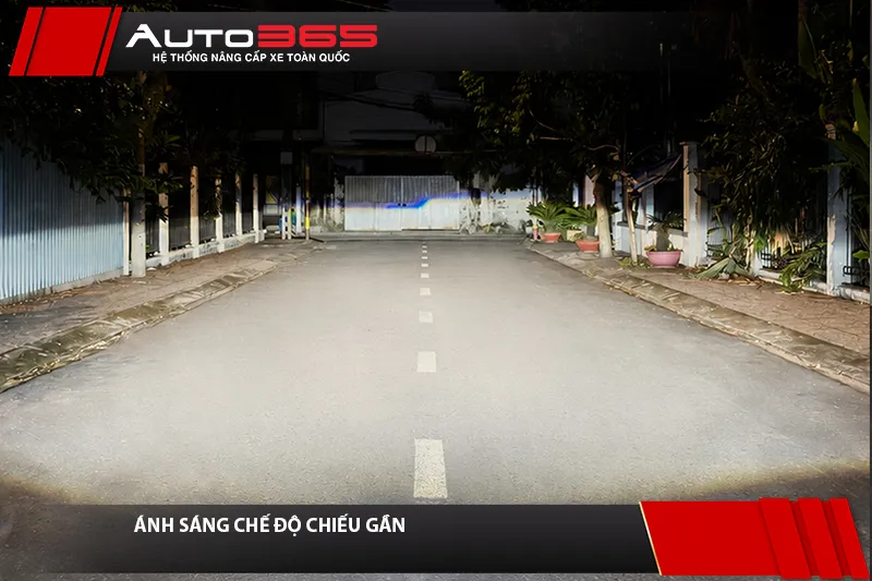 Vùng chiếu gần được ghi nhận trong ca lắp Corolla Cross 2023 1.8G; ảnh không dùng để định lượng mức tăng sáng.