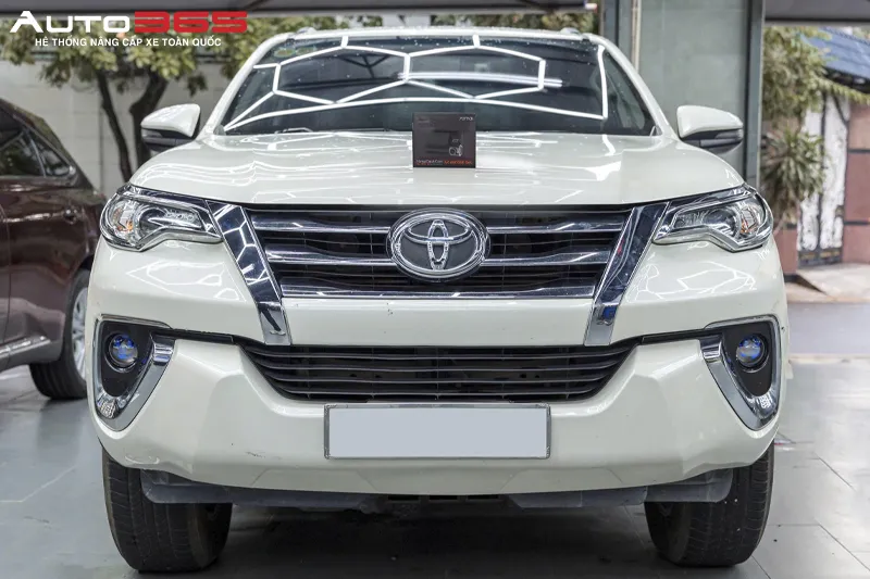Toyota Fortuner 2.4G 2020 cùng hộp camera hành trình 70mai A810S tại Auto365
