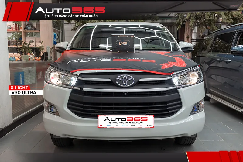 Toyota Innova 2019 2.0E tại Auto365.vn - Trụ Sở Chính trước hạng mục nâng cấp đèn chính