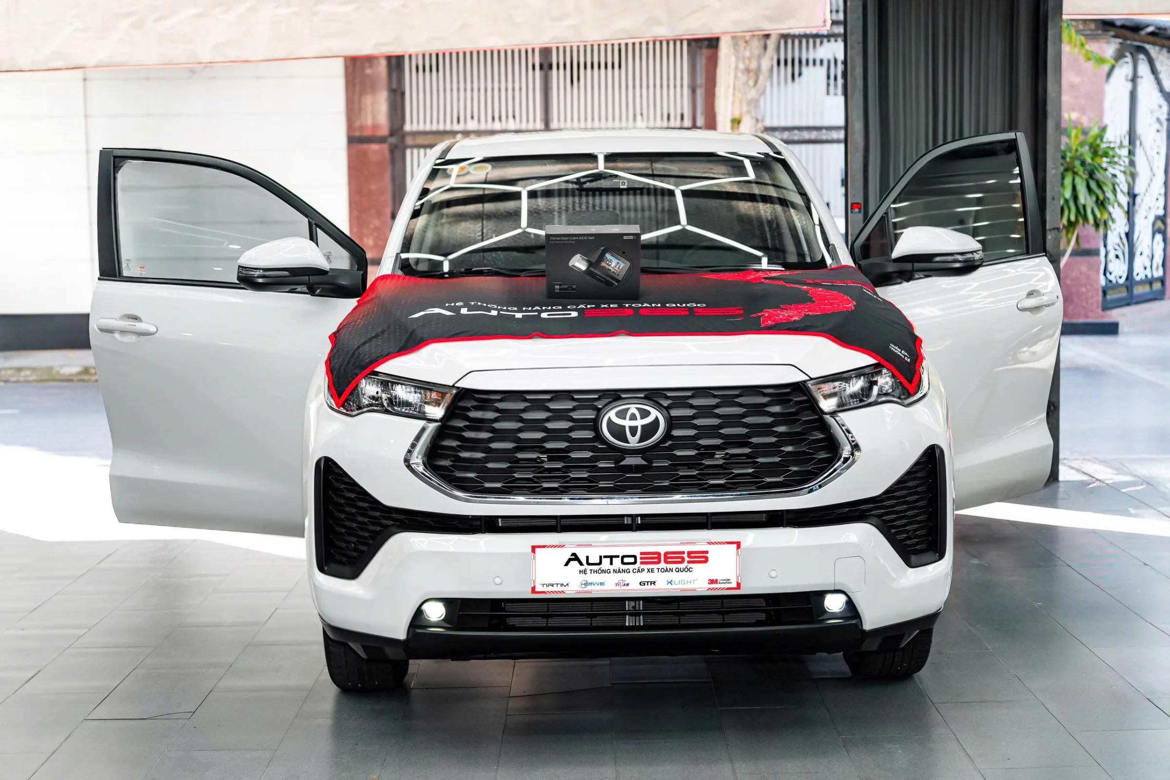 Toyota Innova Cross 2.0V 2025 và camera hành trình 70mai A510