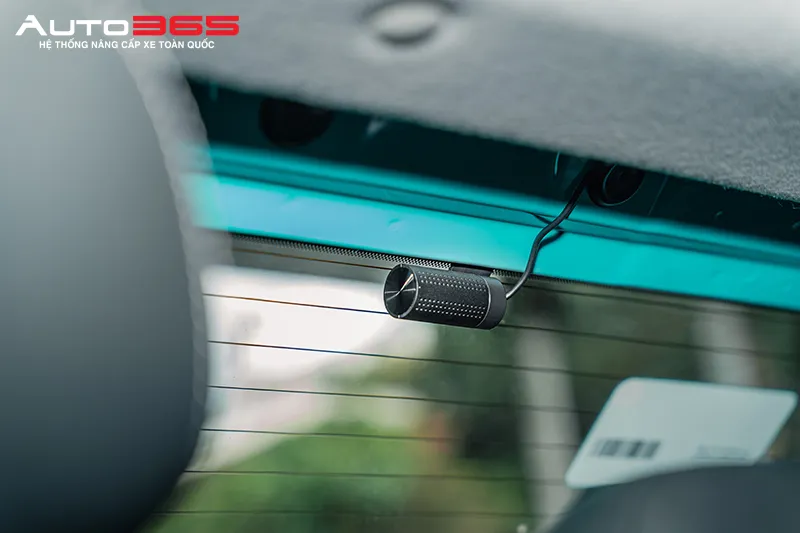 Camera sau được đặt tại kính sau của VF 5