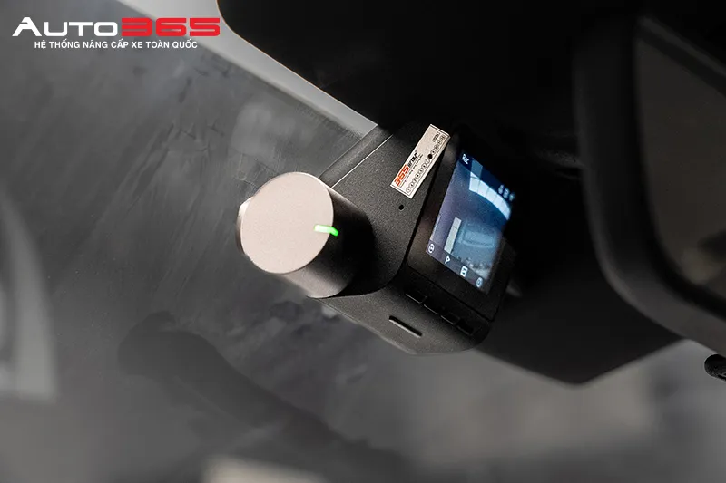 Camera trước 70mai A500S trên Innova Cross 2024