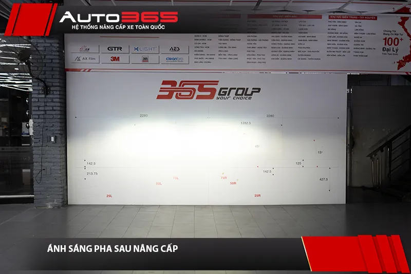 Ánh sáng Pha Volvo XC40 2025 sau khi lắp X-Light Quantum X V2