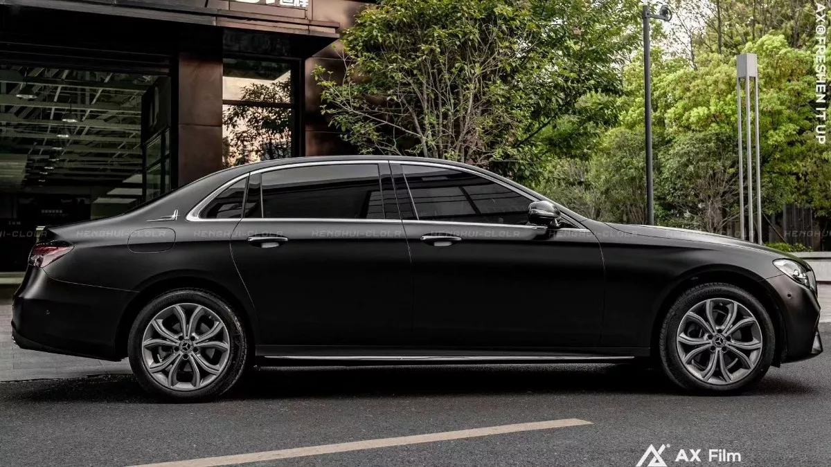 AX WRAP FILM MATTE BLACK – ĐEN MỜ MERCEDES BENZ E300 - Hình 5