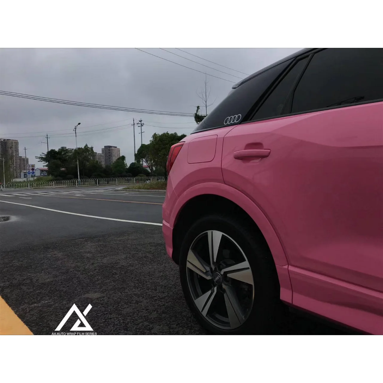 AX WRAP FILM GLOSS LIGHT PINK – HỒNG BÓNG NHẸ AUDI Q2 - Hình 4