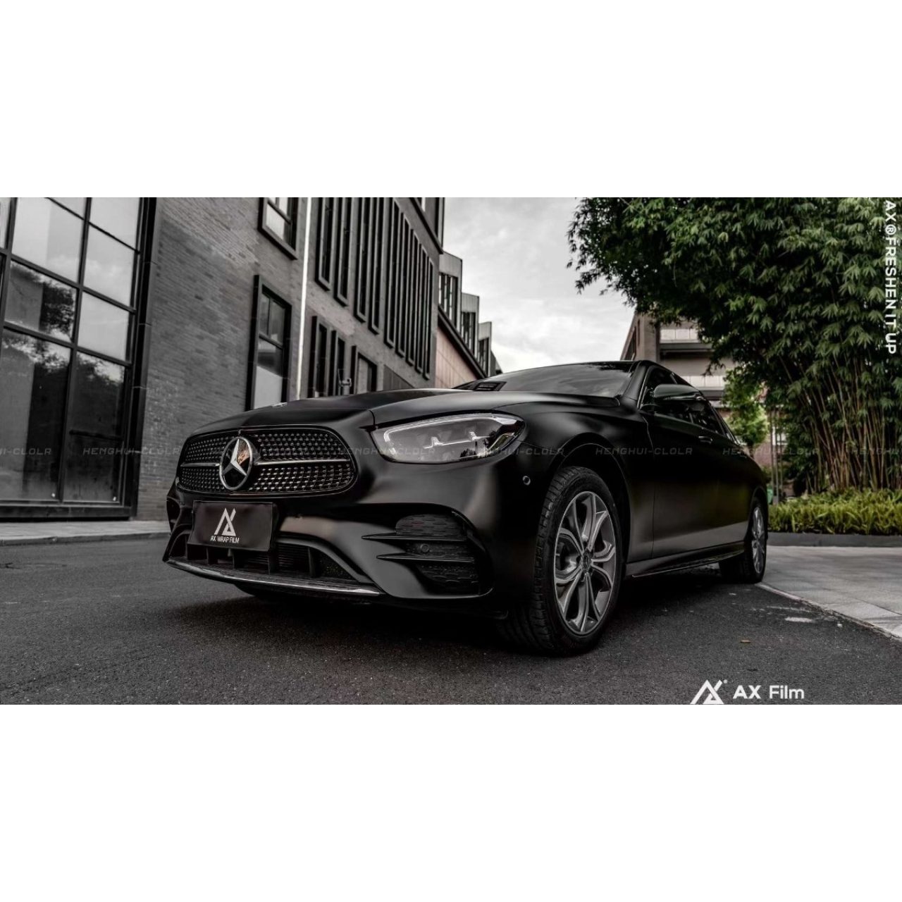 AX WRAP FILM MATTE BLACK – ĐEN MỜ MERCEDES BENZ E300 - Hình 4