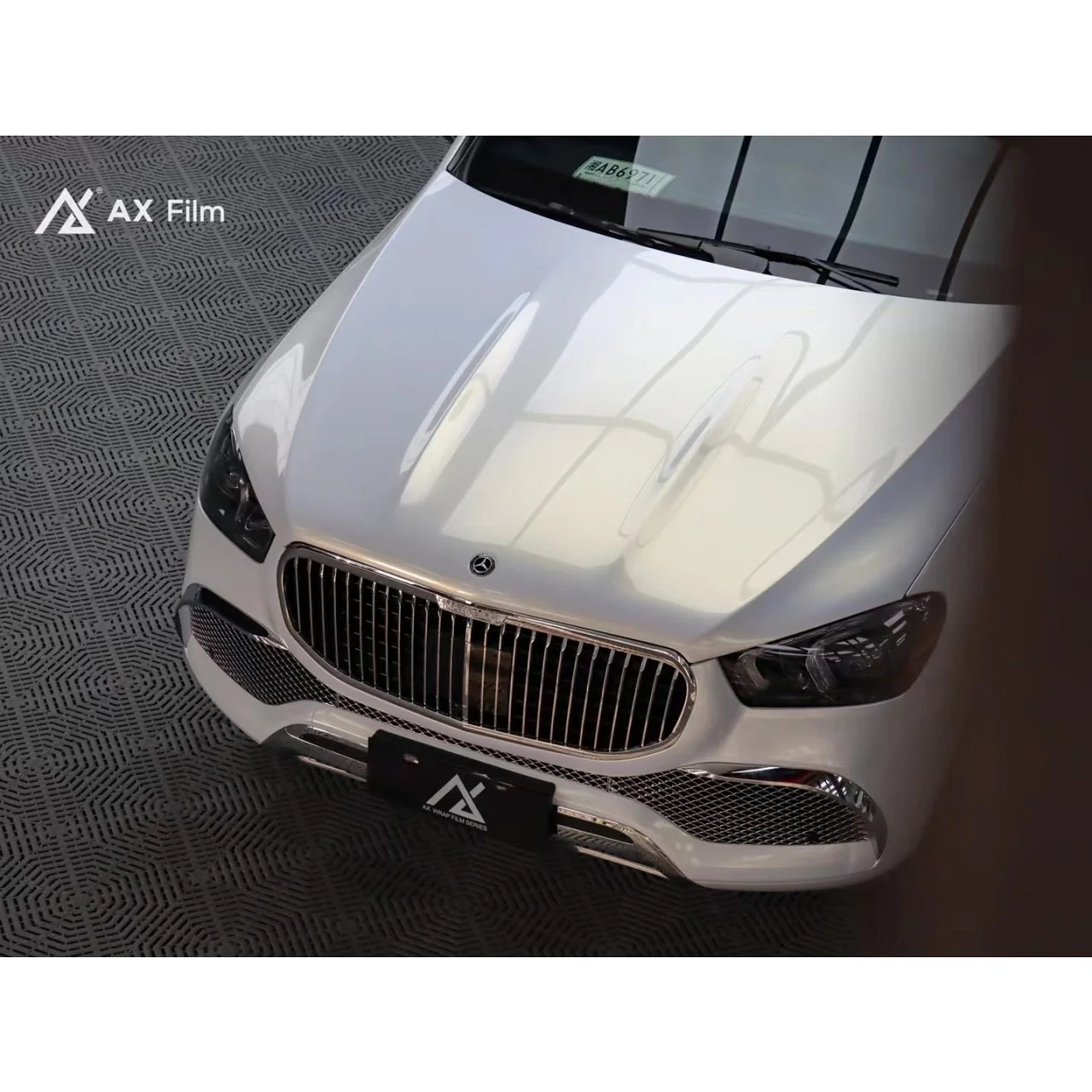 AX WRAP FILM PEARL WHITE IRIDESCENT GOLD - TRẮNG NGỌC TRAI ÁNH VÀNG MERCEDES - Hình 3