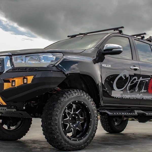 Nâng cấp body kit Toyota Hilux