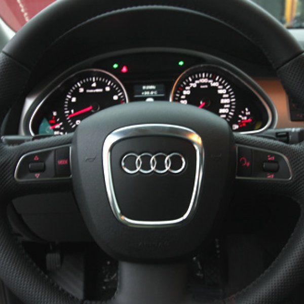 Lẫy chuyển số vô lăng xe hơi Audi