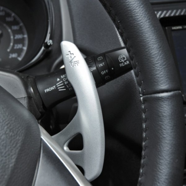 Lẫy chuyển số vô lăng xe hơi BMW