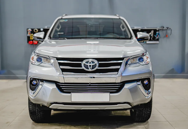 2 FORTUNER PLATINUM PLUS F10