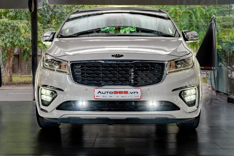 Kia Sedona Do Den Tro Sang Titan Moto M20 Ultra 10
