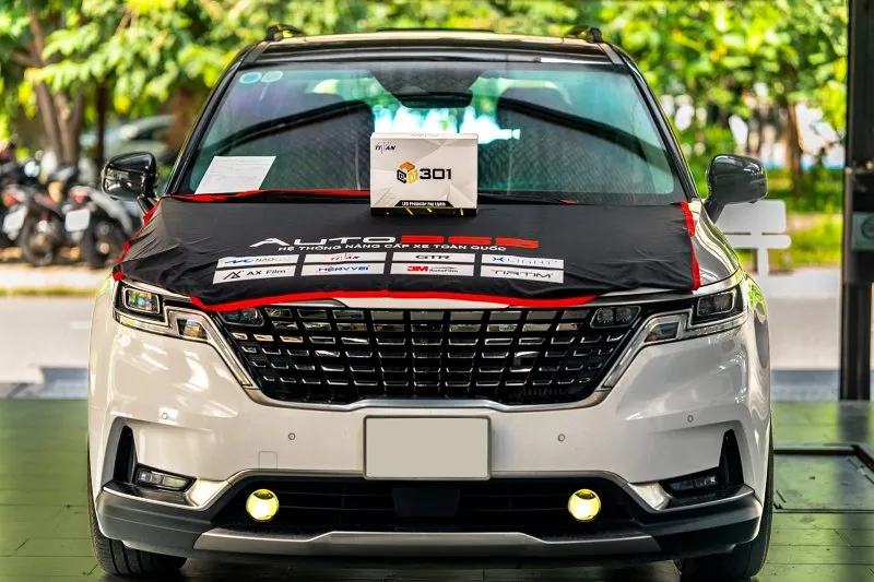 Kia Carnival Do Den Bi Gam Titan 301 3 Nhiet Mau 4