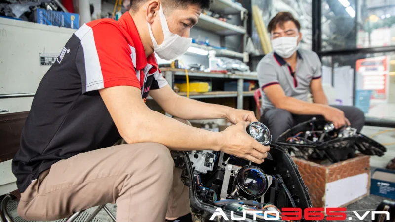 KHI HYUNDAI SANTAFE 2022 LÊN BI LASER X-LIGHT V30L ULTRA