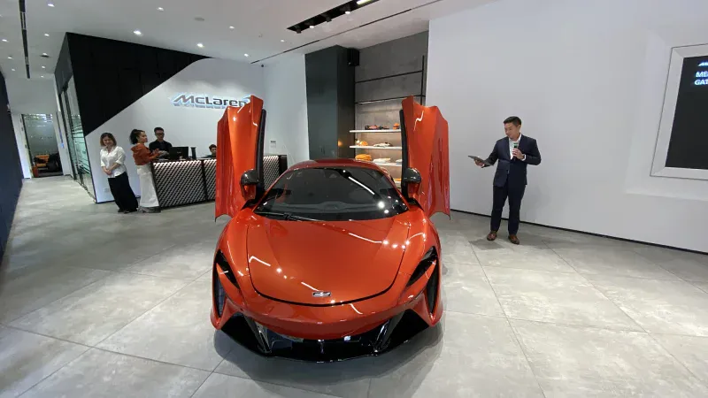 SIÊU XE HYBRID ĐẦU TIÊN CỦA MCLAREN CÓ MẶT TẠI VIỆT NAM, GIÁ TỚI 20 TỈ ĐỒNG