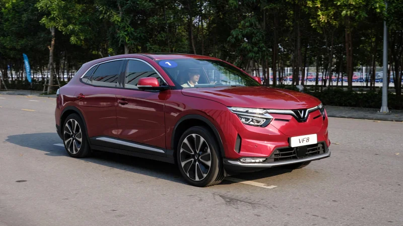 XE HƠI SẢN XUẤT TRONG NƯỚC ĐƯỢC GIẢM 50% PHÍ TRƯỚC BẠ