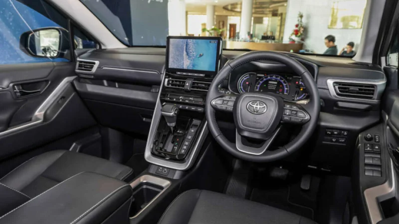 TOYOTA SẼ BÁN CẢ BẢN INNOVA MỚI VÀ CŨ TẠI VIỆT NAM