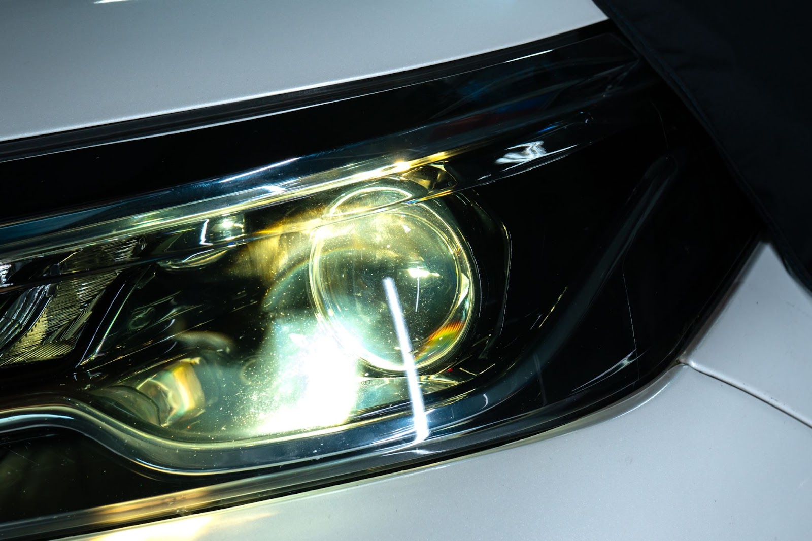 toyota-fortuner-do-den-bi-led-x-light-3.jpg