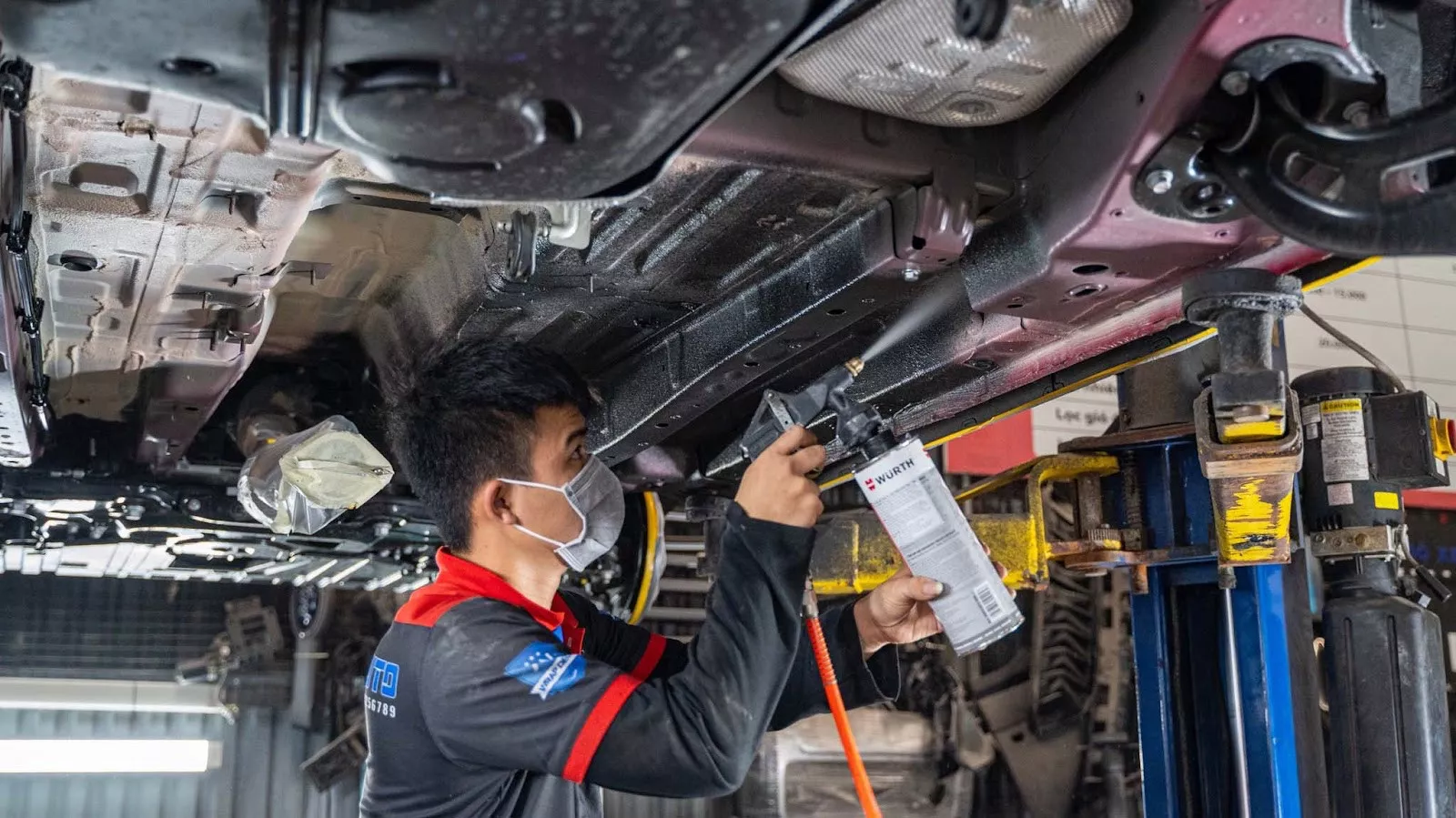 CÓ NÊN PHỦ GẦM XE Ô TÔ? TÁC DỤNG CỦA PHỦ GẦM Ô TÔ