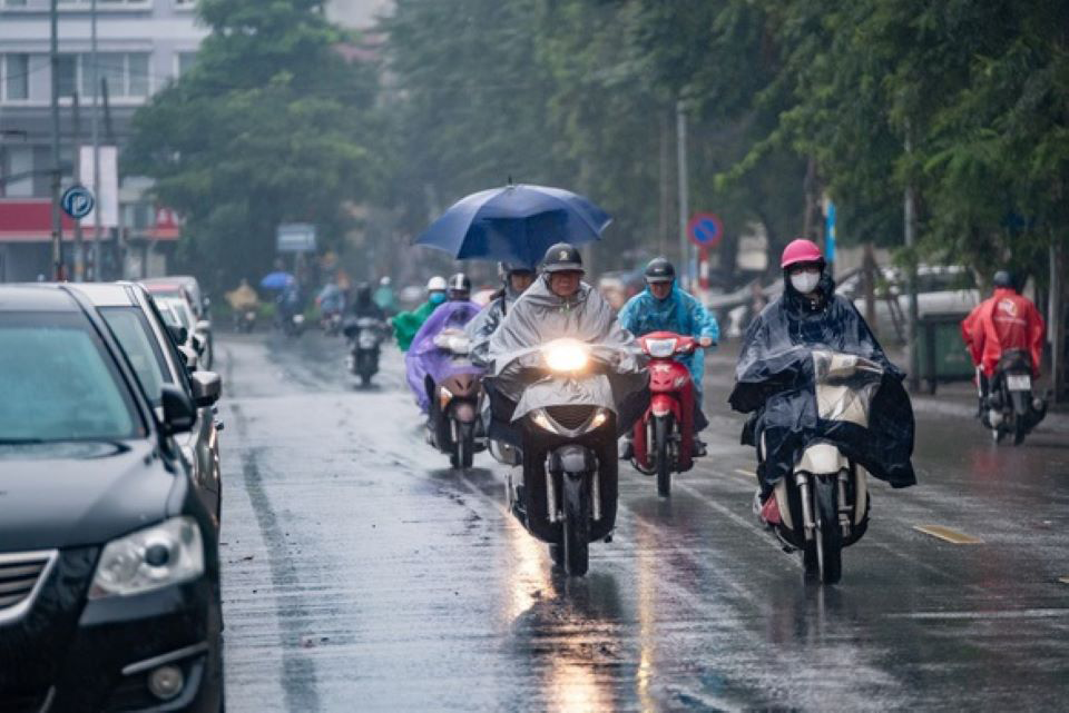 Can Giam Toc Do De Dam Bao An Toan Khi Di Chuyen Duoi Duong Mua