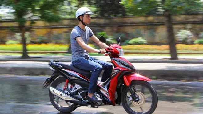 NHỮNG LỖI THƯỜNG GẶP KHI ĐI XE MÁY SỐ