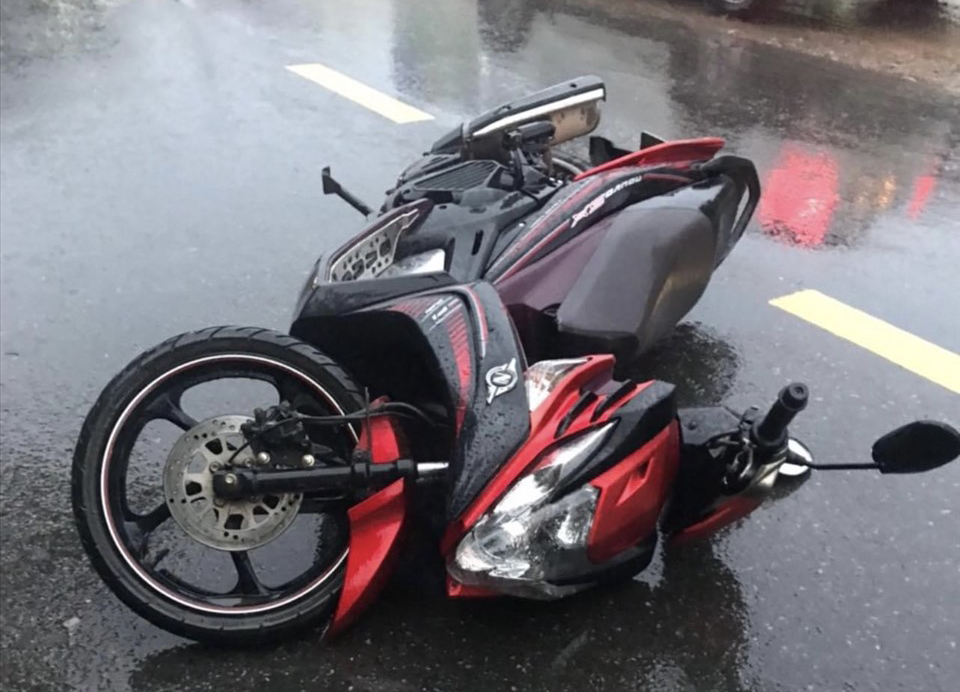Thang Gap Co The Khien Banh Xe Bi Truot