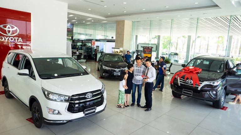 Cac Showroom Tro Nen Vang Ve Hon So Voi Cac Thang Truoc